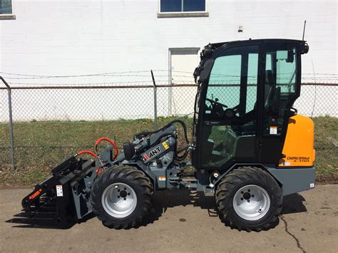 small compact wheel loaders